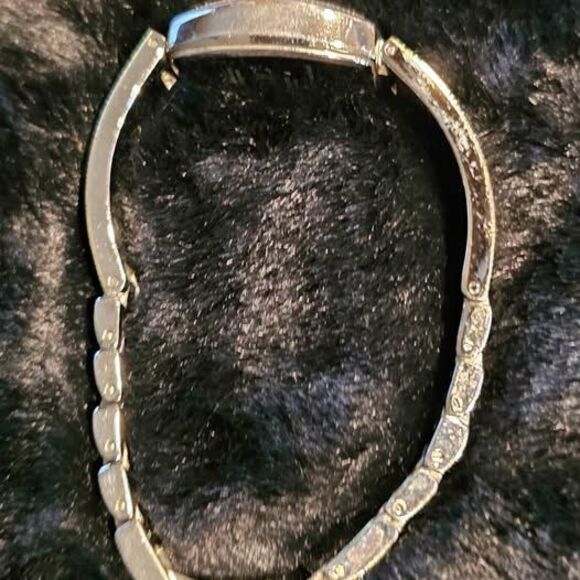 Vintage Relic ladies silvertone watch with southern style band.